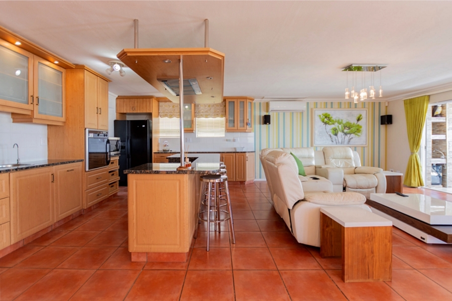 5 Bedroom Property for Sale in Waterfront Western Cape